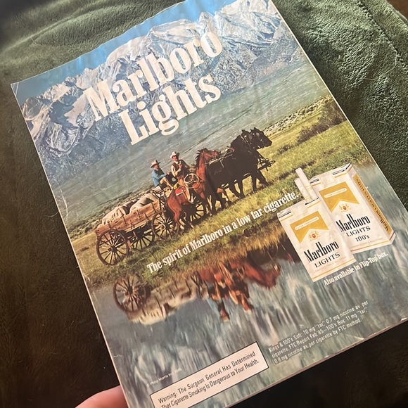 Vintage Cosmopolitan Magazine - October 1985 - Picture 3 of 3